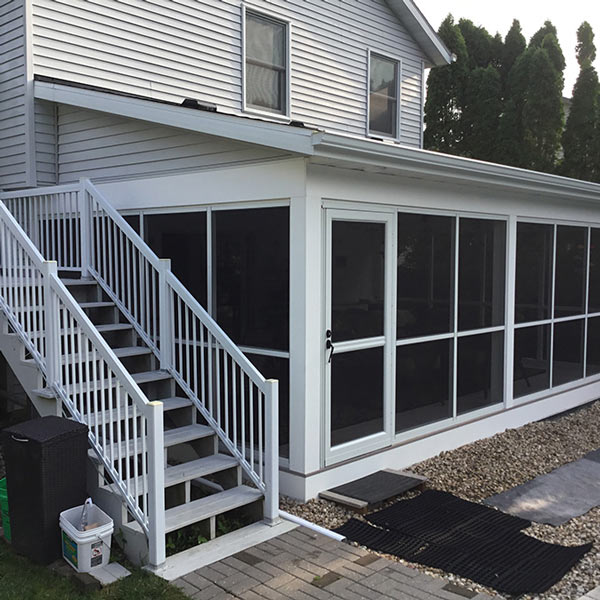 AZEK® Deck & Screen Room